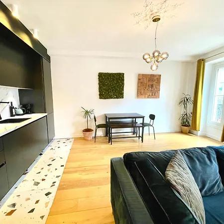 Elegant & Chic A Apartment *